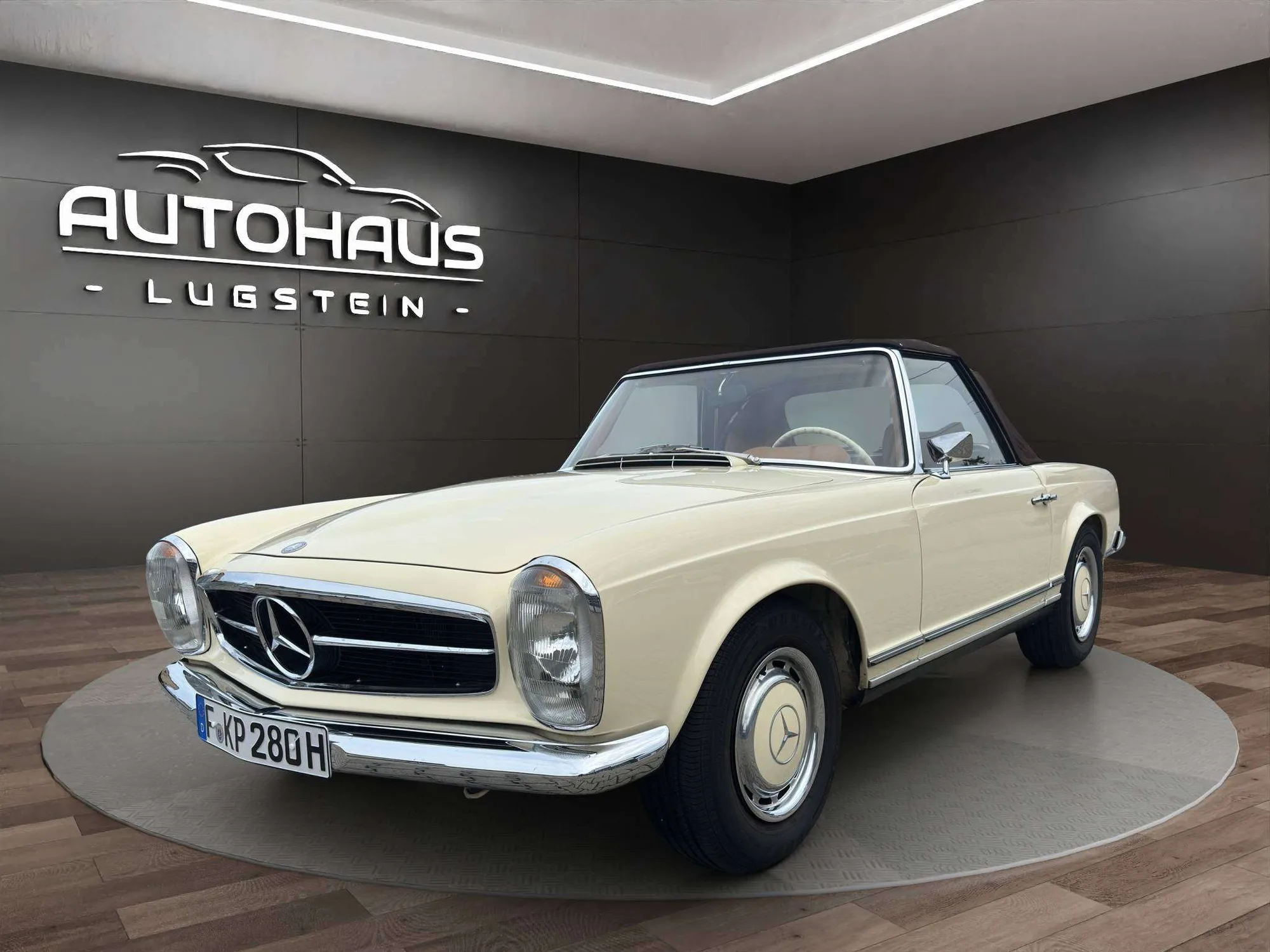 Mercedes-Benz SL 280 in Beige, Außenansicht – Autohaus Lugstein, Straßwalchen